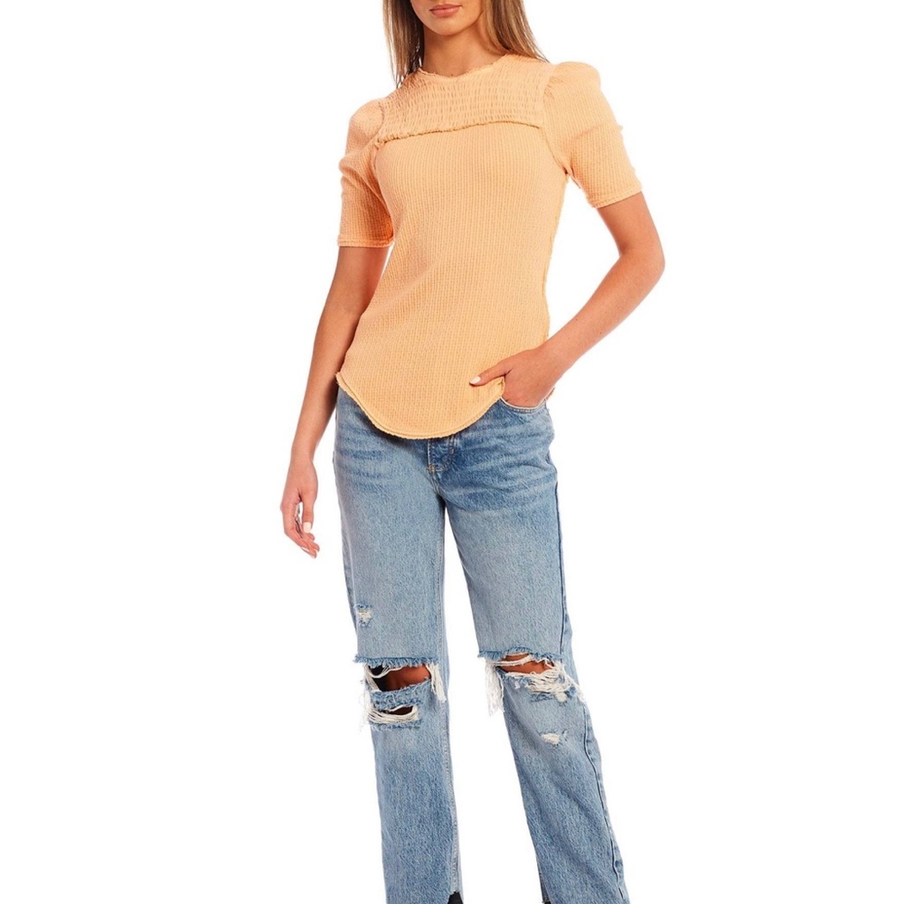 Free People peach shirt top in women’s medium. So soft!